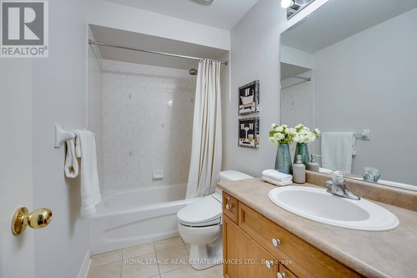 2249 Glazebrook Circle — photo 32 of 40