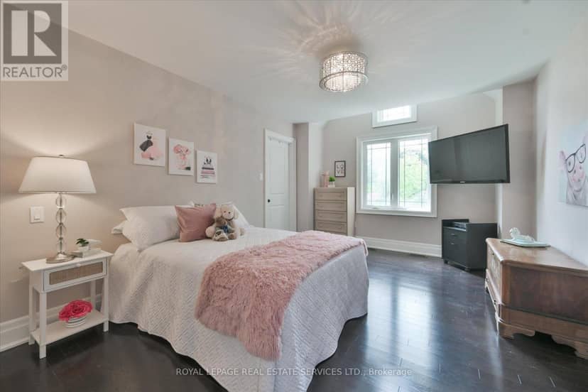 439 Martin Grove Road — photo 36 of 40