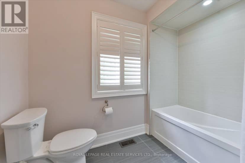 439 Martin Grove Road — photo 38 of 40