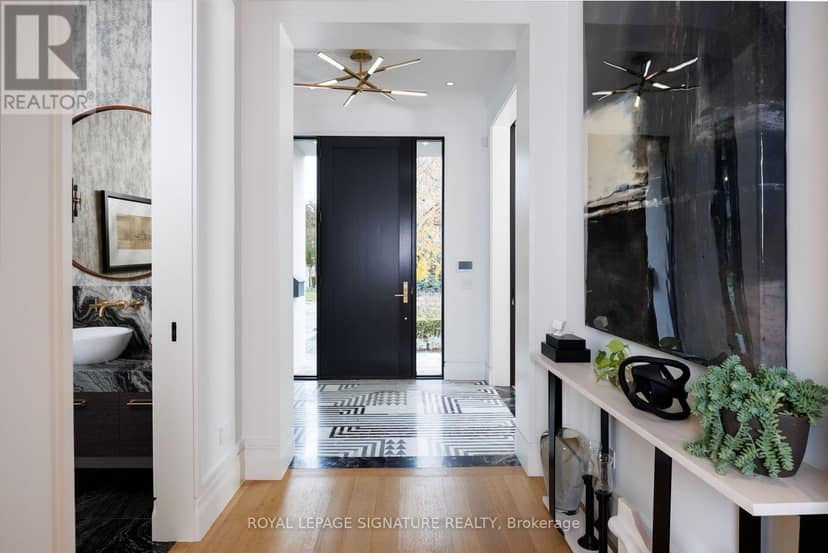 207 Strathallan Boulevard — photo 6 of 40