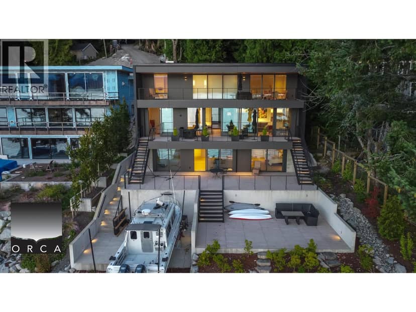 Main 8885 LAWRENCE WAY, West Vancouver