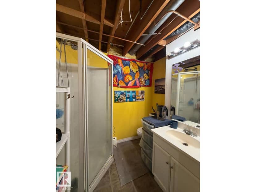 8816 137 AV NW — photo 17 of 26