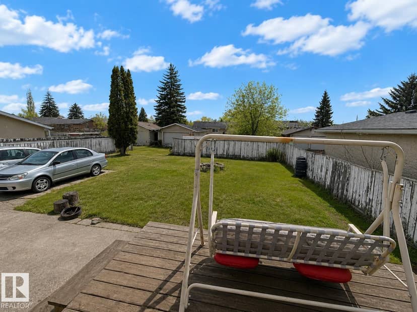 8816 137 AV NW — photo 12 of 26