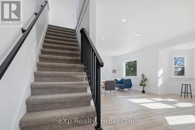 192 William Street W, North Middlesex, photo 6