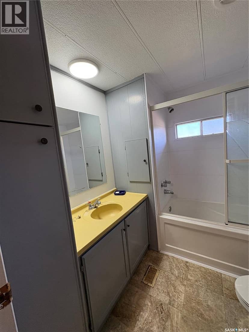 148 Railway AVENUE — photo 13 of 25