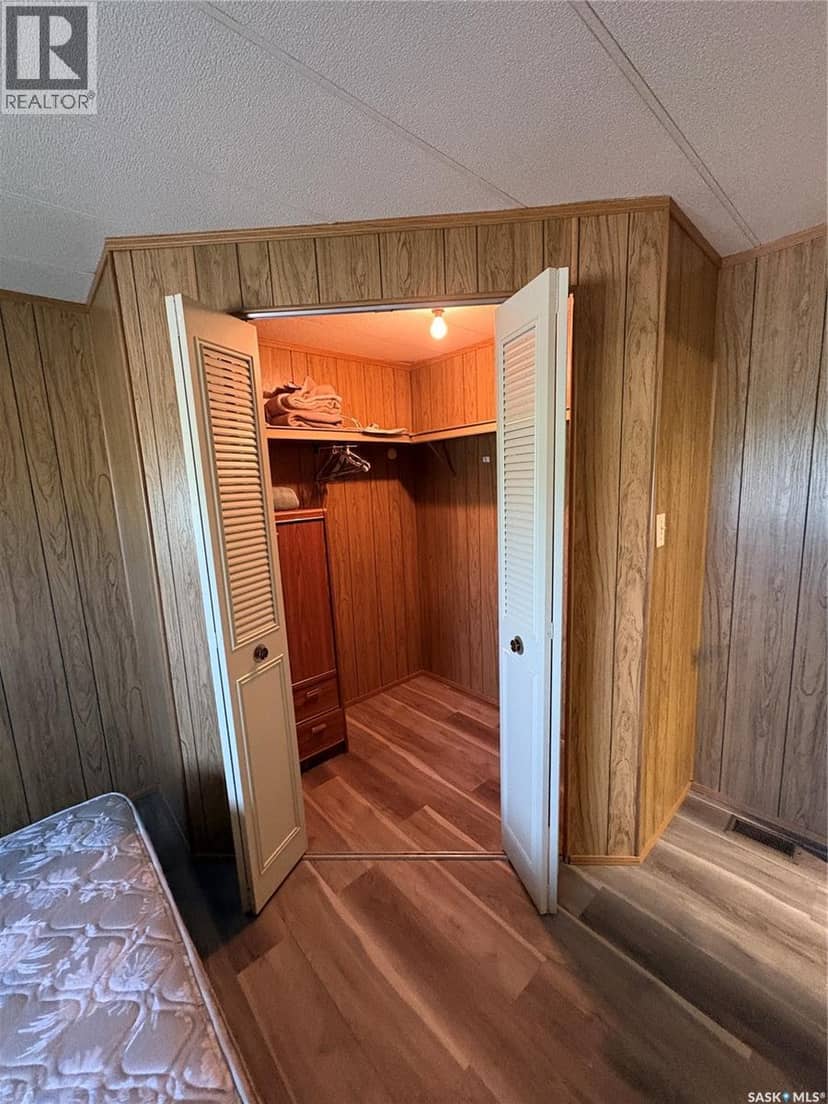 148 Railway AVENUE — photo 16 of 25