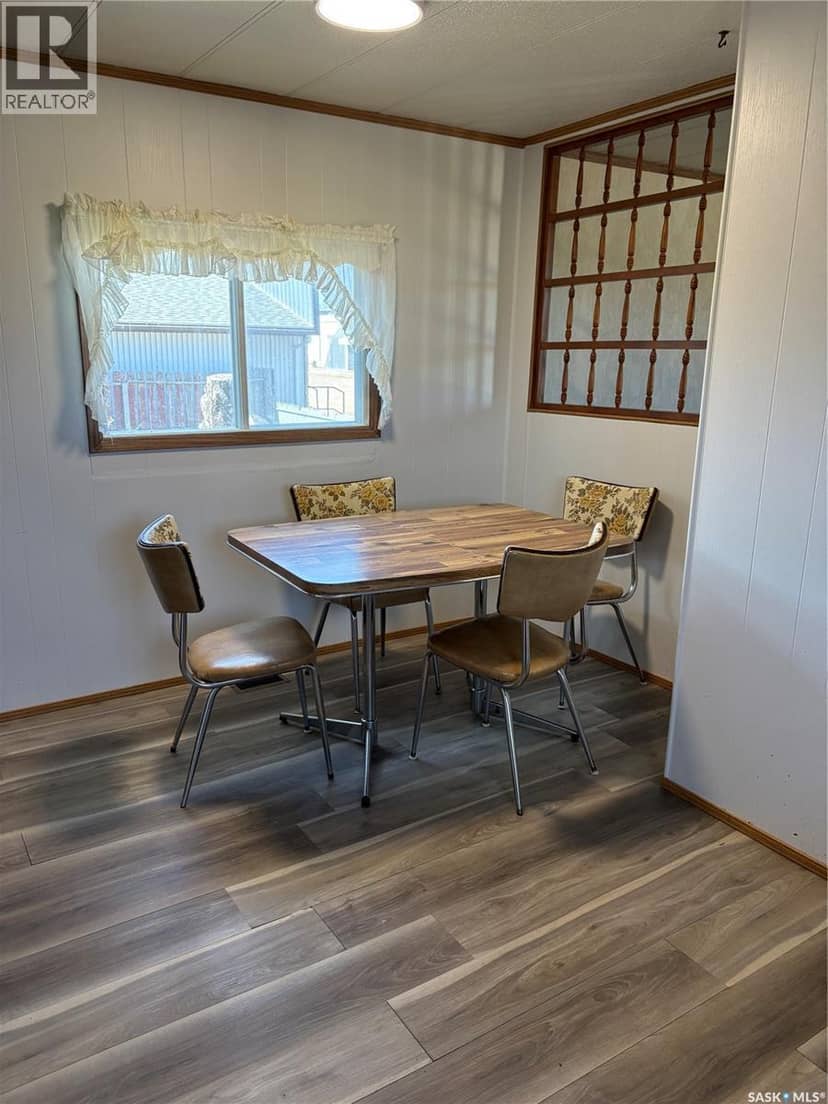 148 Railway AVENUE — photo 9 of 25