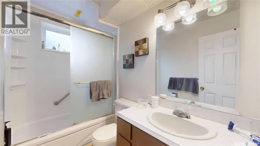 1208 Bond STREET — photo 33 of 40