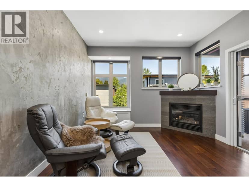 303 116 W 23RD STREET, North Vancouver, photo 2