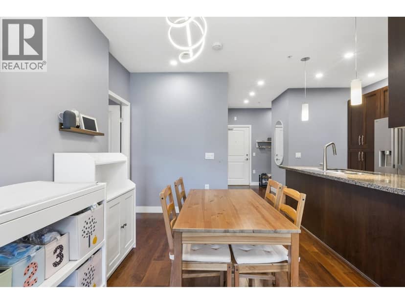 303 116 W 23RD STREET, North Vancouver, photo 6