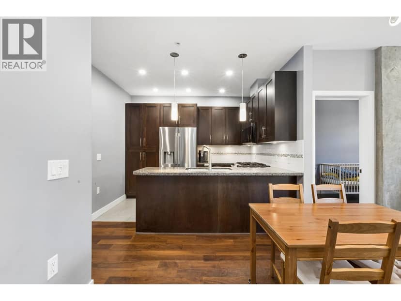 303 116 W 23RD STREET, North Vancouver, photo 7