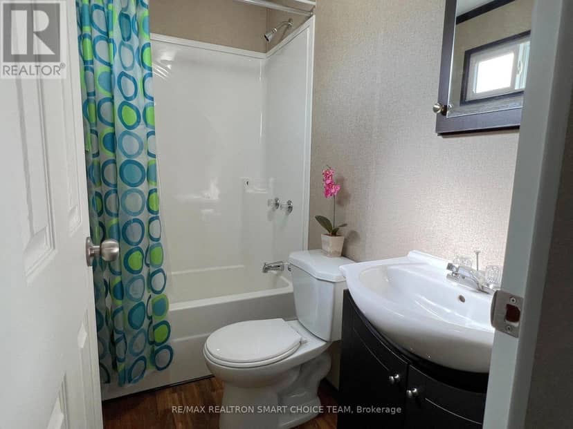 241 - 1501 Line 8 Road — photo 15 of 21