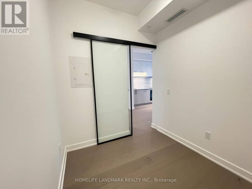 1512 - 91 Montclair Avenue — photo 12 of 40