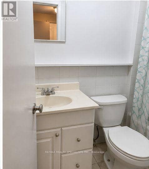 1659 Gerrard Street E — photo 13 of 40