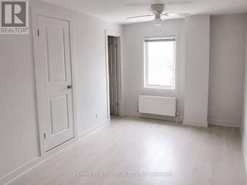1659 Gerrard Street E — photo 16 of 40