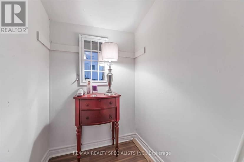 1659 Gerrard Street E, Toronto, photo 4