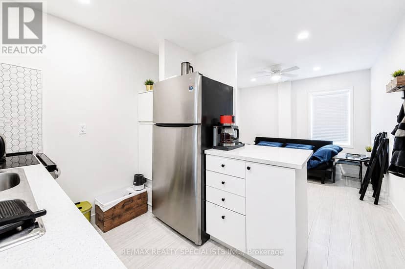 1659 Gerrard Street E, Toronto, photo 8