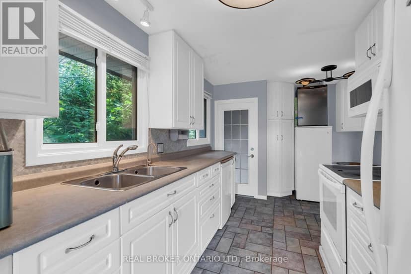 61 Bernick Drive — photo 10 of 40