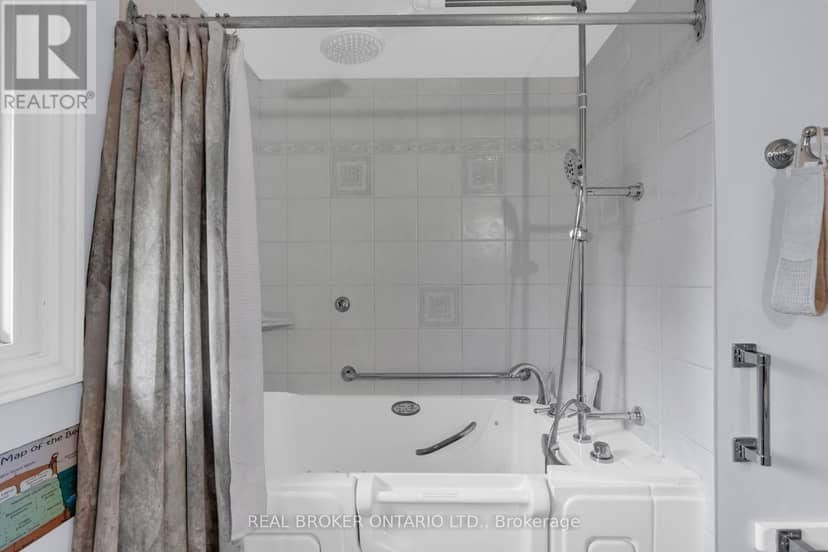 61 Bernick Drive — photo 18 of 40
