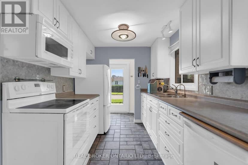 61 Bernick Drive — photo 9 of 40