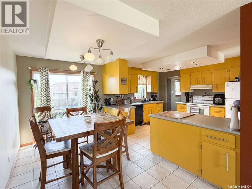48 Dunfield CRESCENT — photo 5 of 22