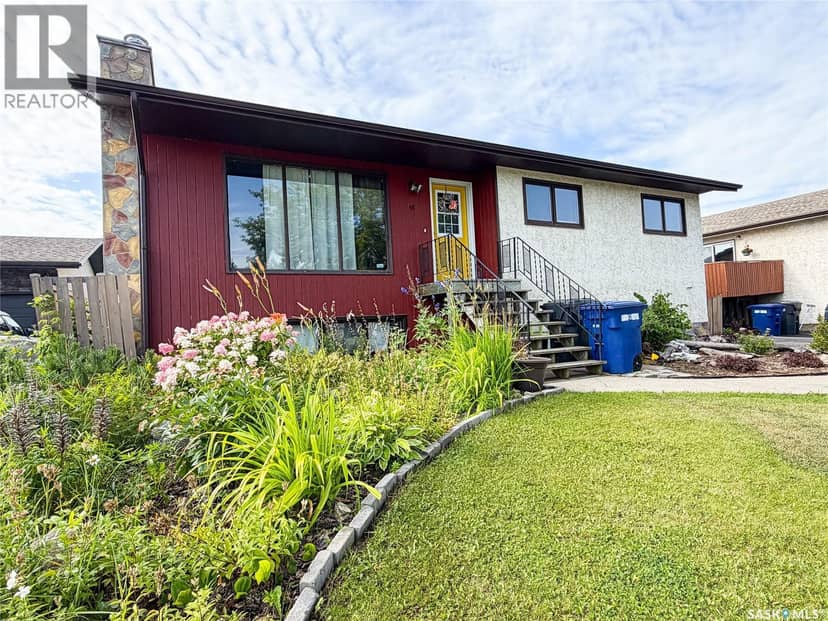 48 Dunfield CRESCENT — photo 1 of 22