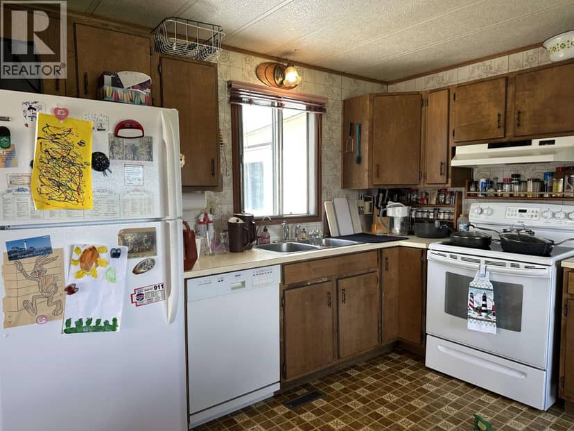 13354 PARK FRONTAGE ROAD, Charlie Lake, photo 6