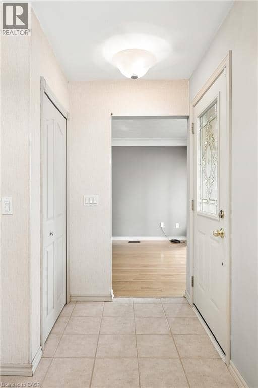 6 ROBROY Court — photo 9 of 40