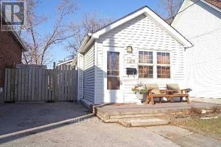 122 Harding Boulevard — photo 1 of 9