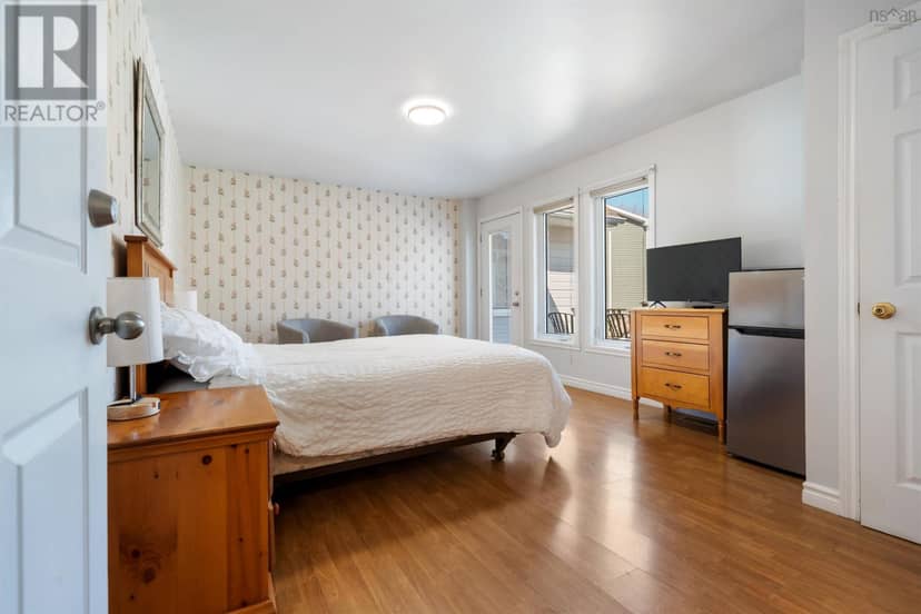 4 Tupper Court — photo 18 of 40