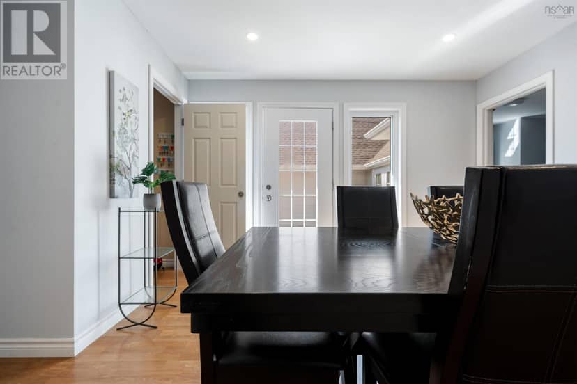 4 Tupper Court — photo 17 of 40