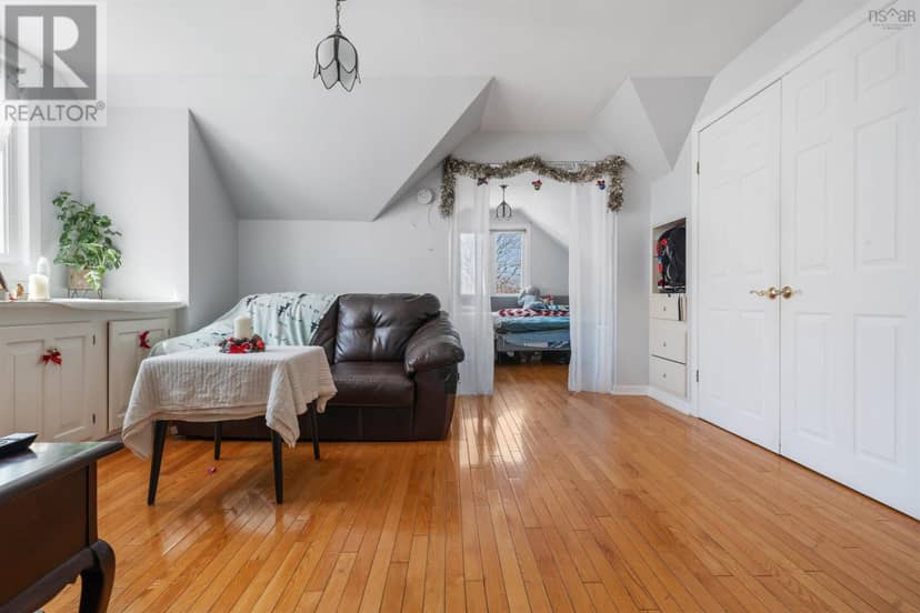 4 Tupper Court — photo 39 of 40