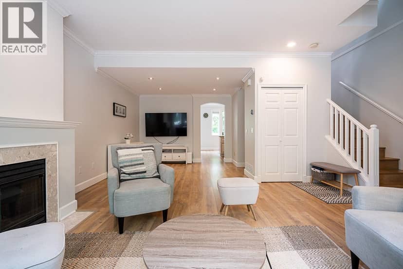 29 7501 CUMBERLAND STREET, Burnaby, photo 3