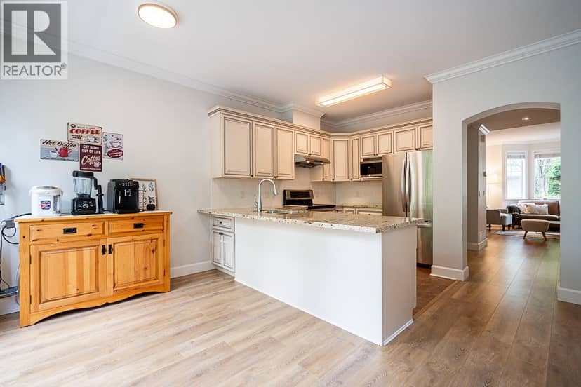 29 7501 CUMBERLAND STREET, Burnaby, photo 8