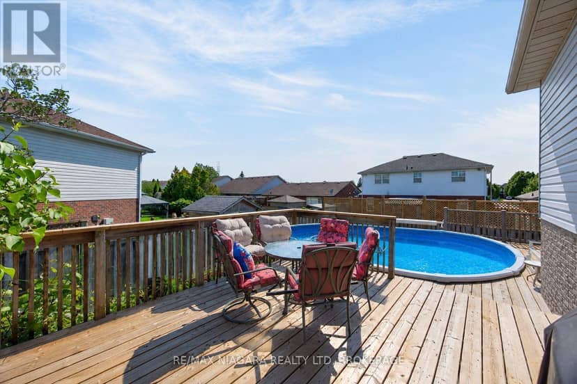 4457 Kathleen Crescent — photo 32 of 40