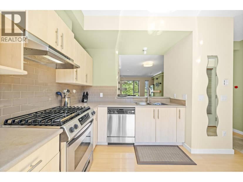 131 9229 UNIVERSITY CRESCENT, Burnaby