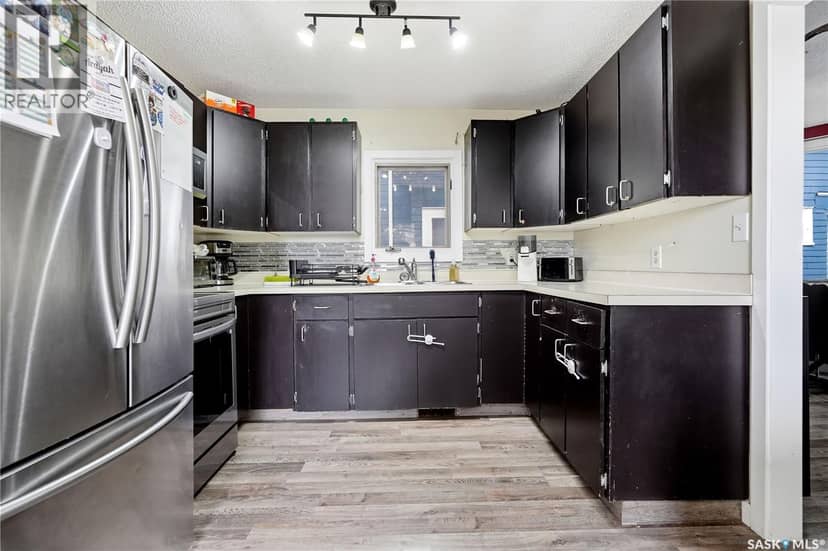 1191 1st AVENUE NE — photo 16 of 40