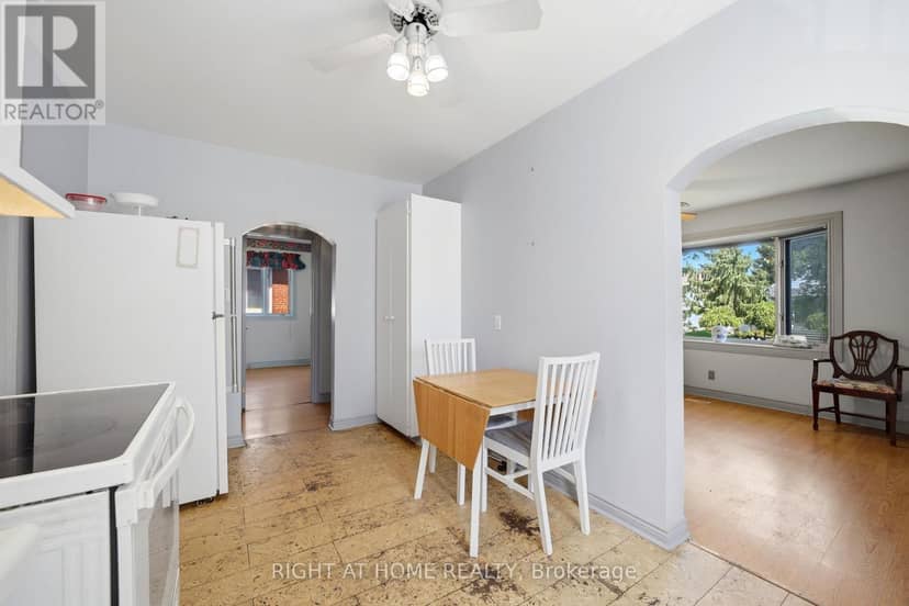 1290 Strathy Avenue — photo 16 of 39