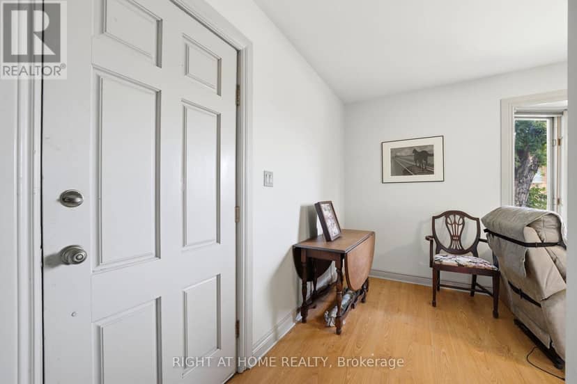 1290 Strathy Avenue — photo 4 of 39