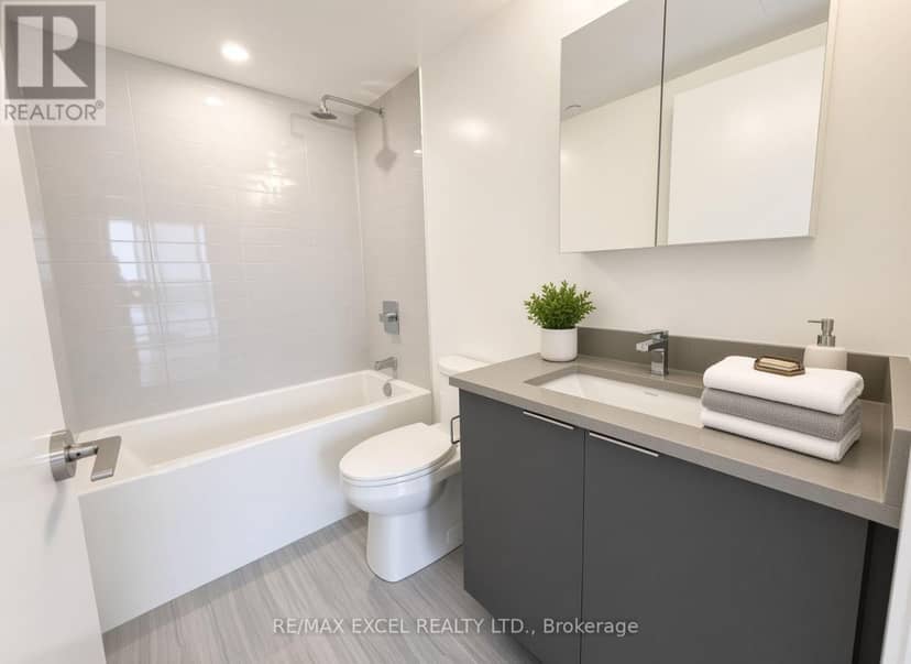 3221 - 2031 Kennedy Road — photo 4 of 19