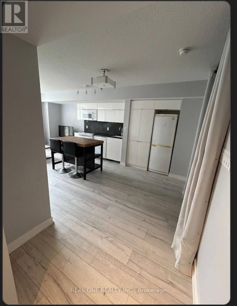 315 - 151 Dan Leckie Way — photo 2 of 7