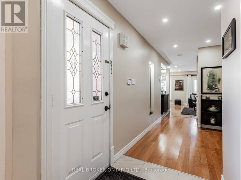 125 Kersey Crescent — photo 5 of 37