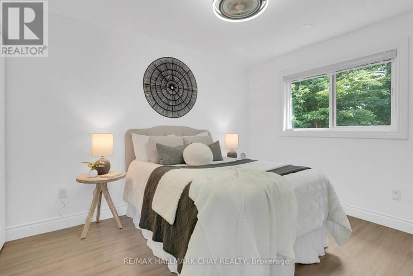 100 Copeman Crescent — photo 15 of 26