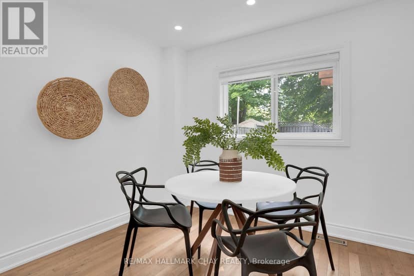 100 Copeman Crescent — photo 8 of 26