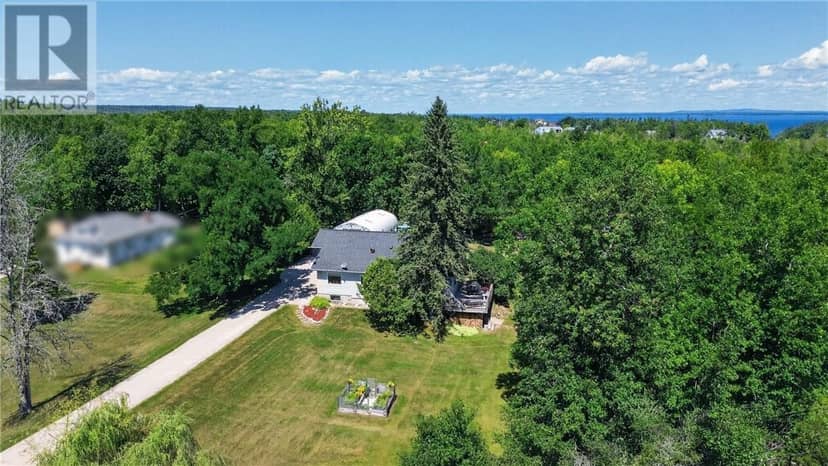 40 Younge Street, Kagawong, Manitoulin Island, photo 3