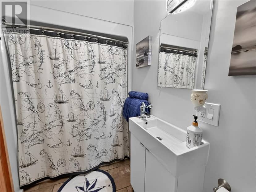40 Younge Street — photo 31 of 40