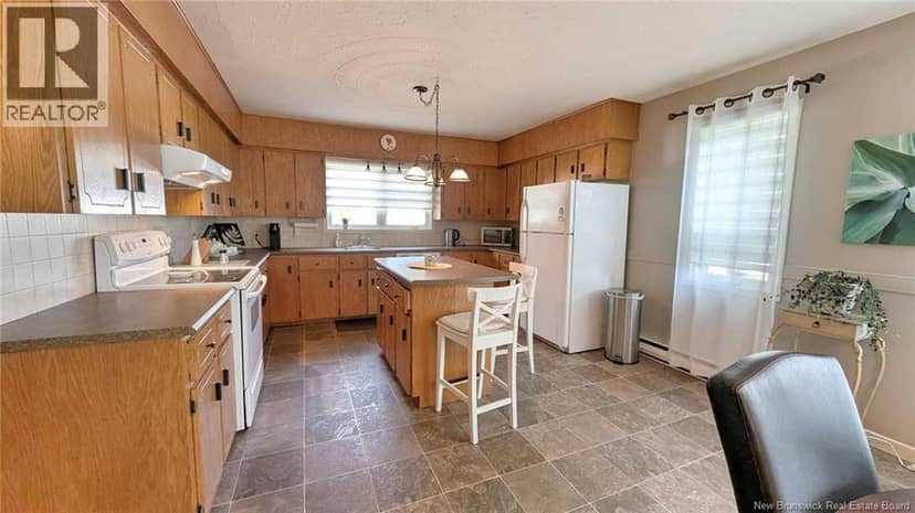 264 Rue Allard Street, Caraquet, photo 3
