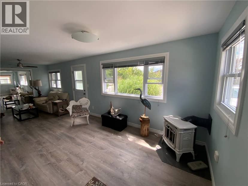 25 FIRST Avenue, Long Point, photo 7