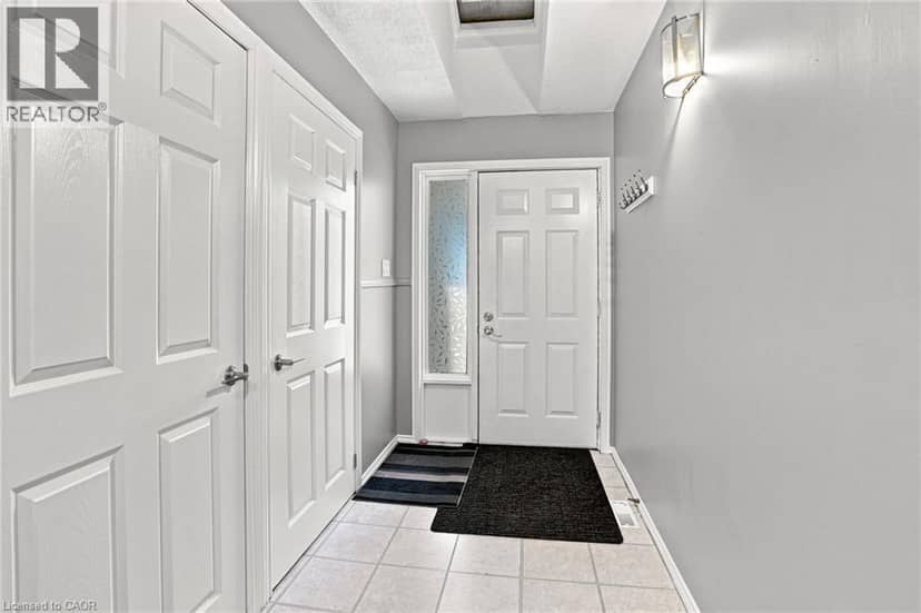 24 HILL Street — photo 6 of 40