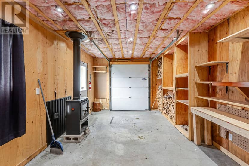 28 Kenai Crescent — photo 13 of 40